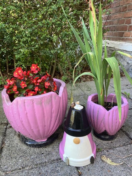 Havedværg i Lilla - Håndlavet Brugskunst med Unikke Detaljer