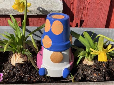 Havedværg Blomedlilla - 12 cm høj med 9 cm diameter bund - Brugskunst